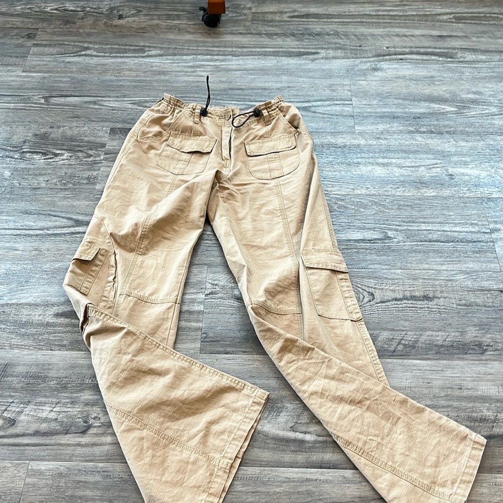brandy melville adjustable fits everyone cargo pants tan stretchy & synch waist